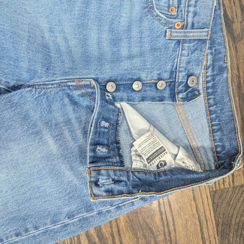 Levi's Light Blue Straight Jeans - Picture 6 of 7